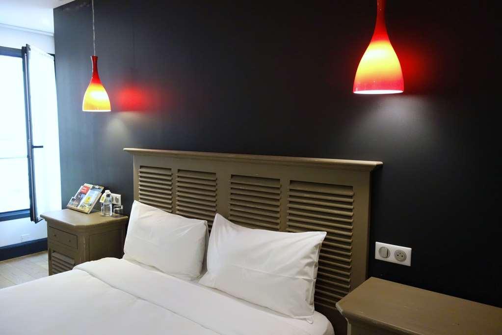 Hotel Henri IV Nérac Pokoj fotografie